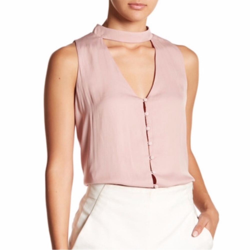 ASTER THE LABEL BLUSH SLEEVELESS
BLOUSE TOP